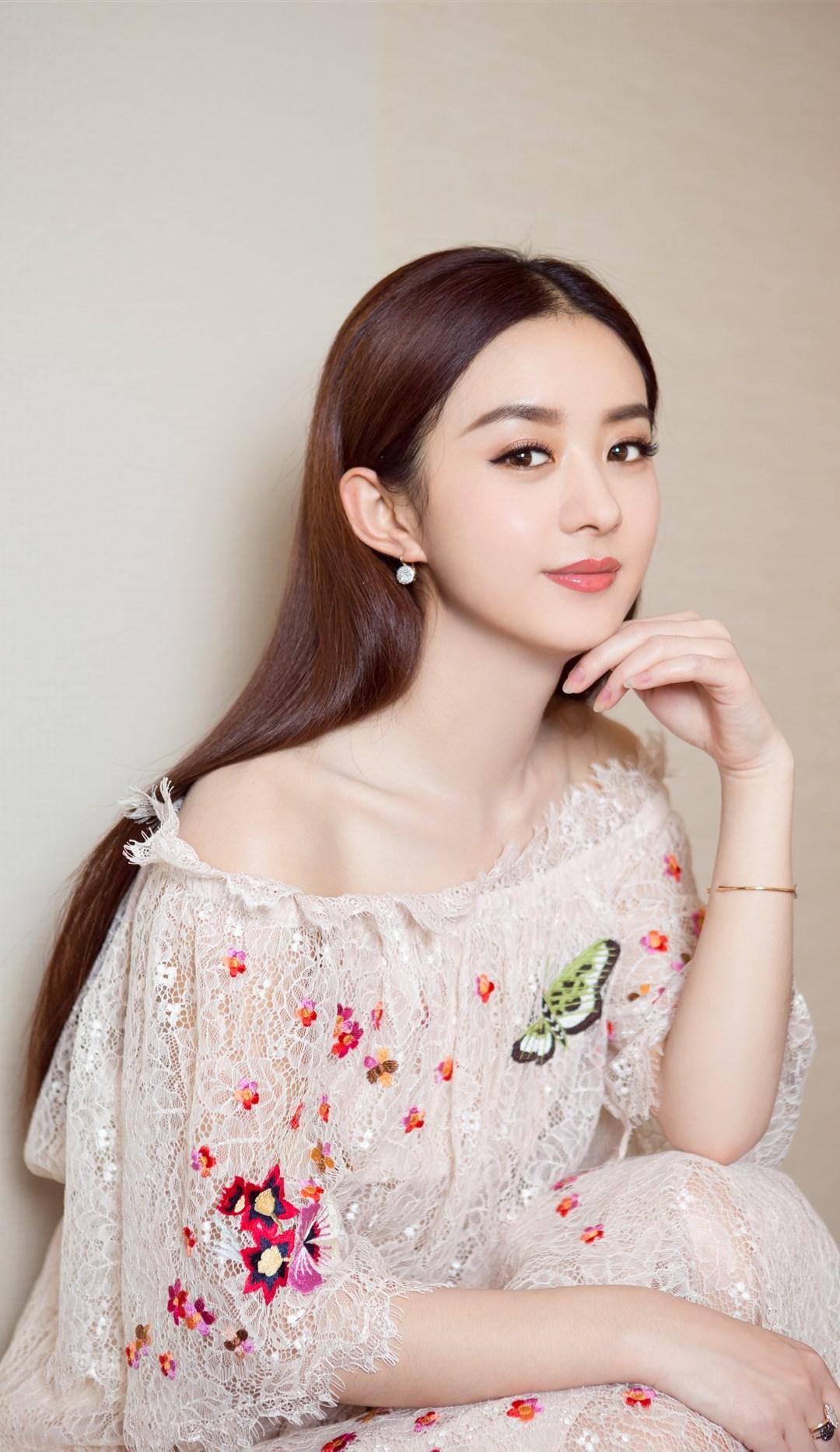 蔷蔷的儿子碰巧拍了一张近照,他的妻子也是主持人
