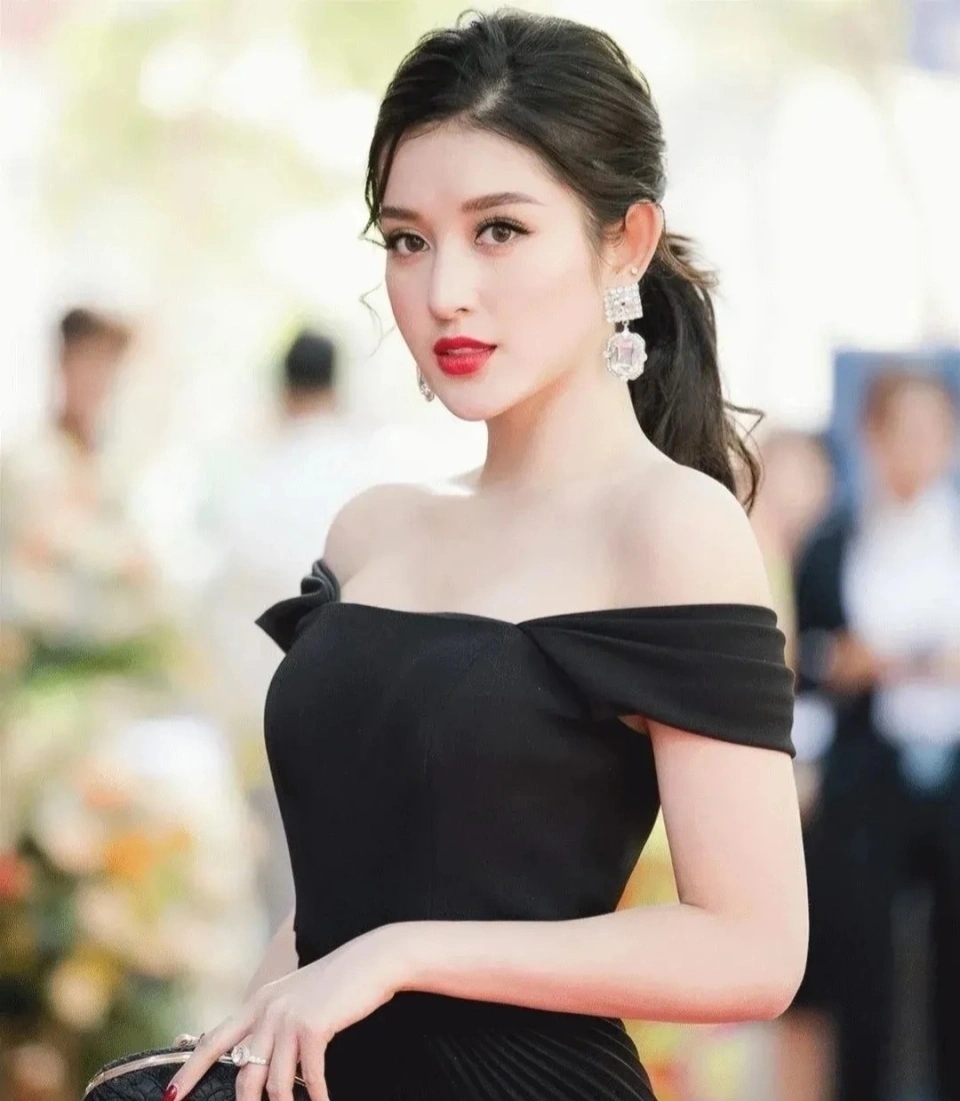 抢占跨境金融新蛋糕,中外资银行“花式”丰富金融服务 | 进博新机遇