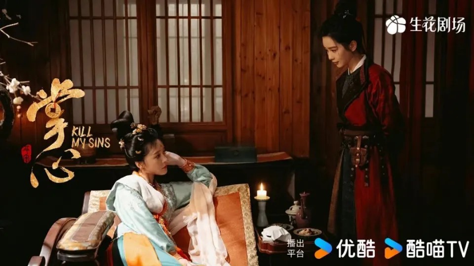张碧晨罕见晒和女儿合照，母女相拥看烟花，5岁小小晨个子很高了