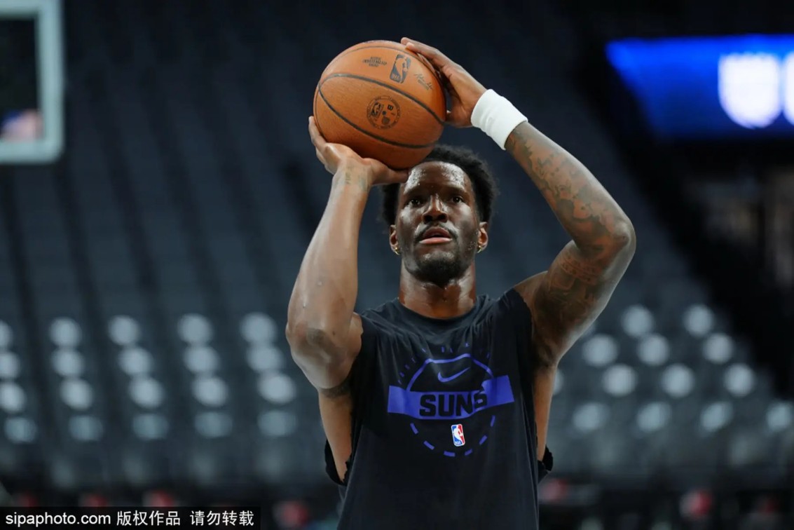 香港知名男星蔡枫华宣布复出 至今单身公开求爱